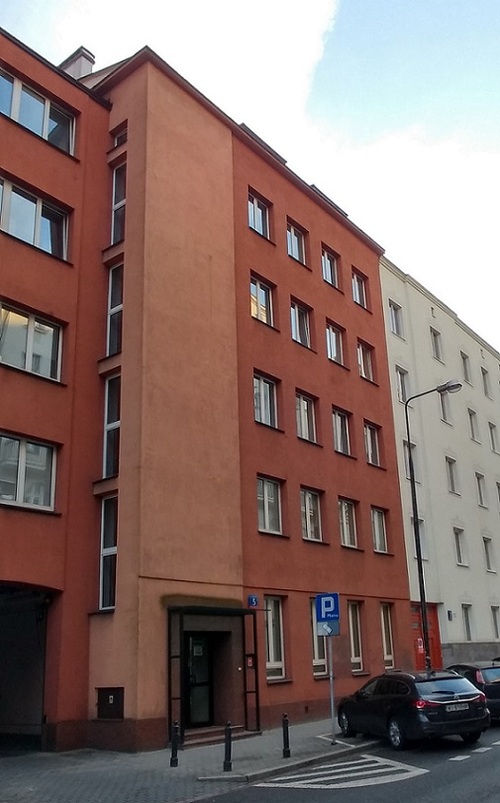 Budynek przy ulicy Nowogrodzkiej 5 w Warszawie, w którym (na I piętrze) mieścił się klub studencki „Babel” – widok współczesny (fot. Paweł Tomasik)